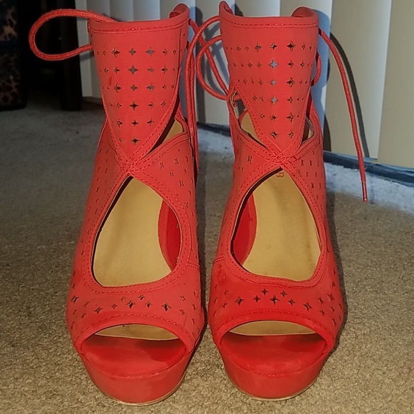 Heels - Picture 2 of 5